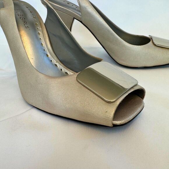 BCBGirls Women's Silver Buckle Slingback Heels Size 8.5 - Picture 3 of 7